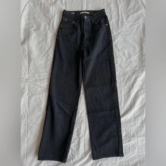 Levi's Ribcage Straight in Black Sprout - Picture 3 of 7